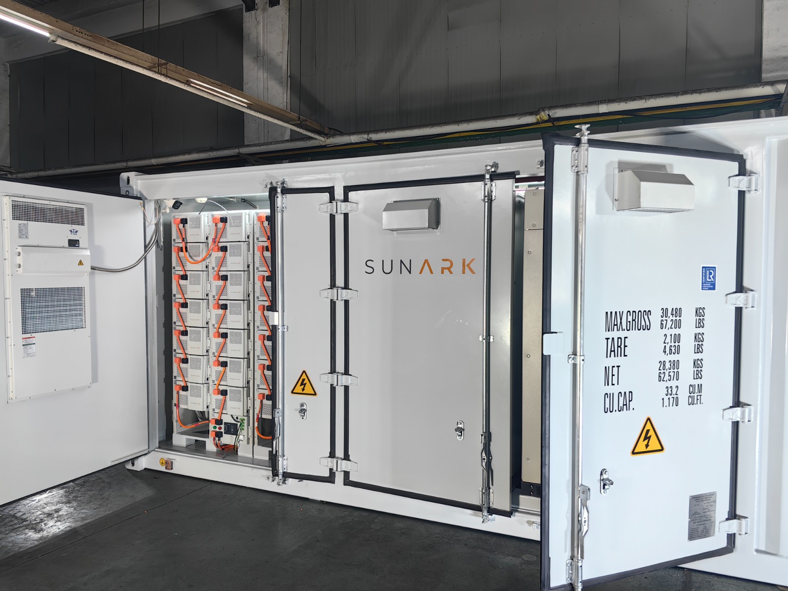 Conteneur solaire industriel SunArk — installation GME